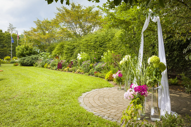 hemlock gardens arbor