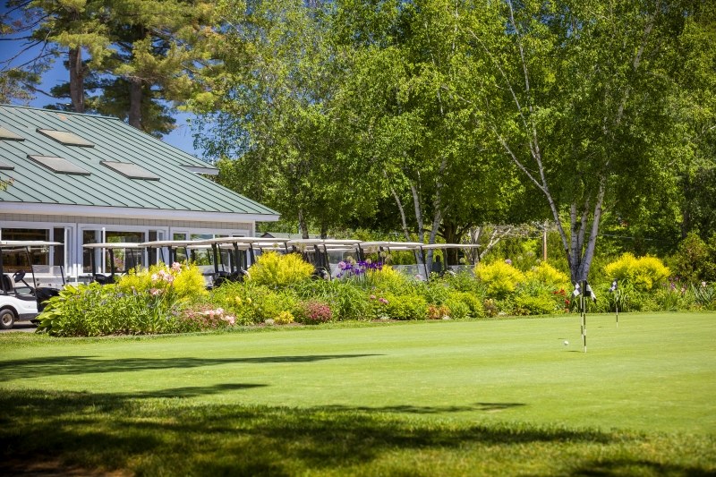 putting green and clubhouse